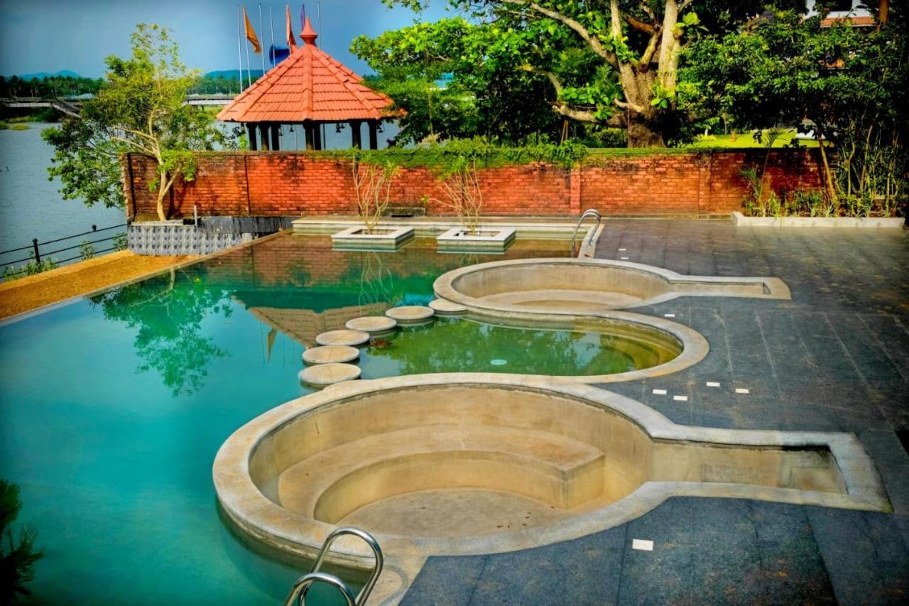 The River Retreat Heritage Ayurvedic Resort Shoranūr Kültér fotó
