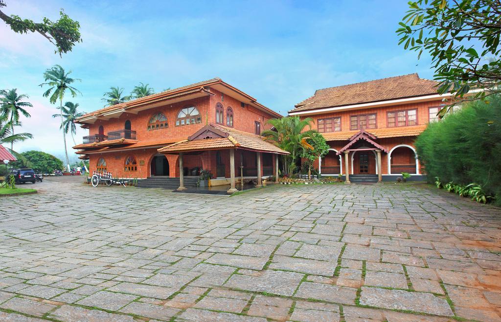 The River Retreat Heritage Ayurvedic Resort Shoranūr Kültér fotó