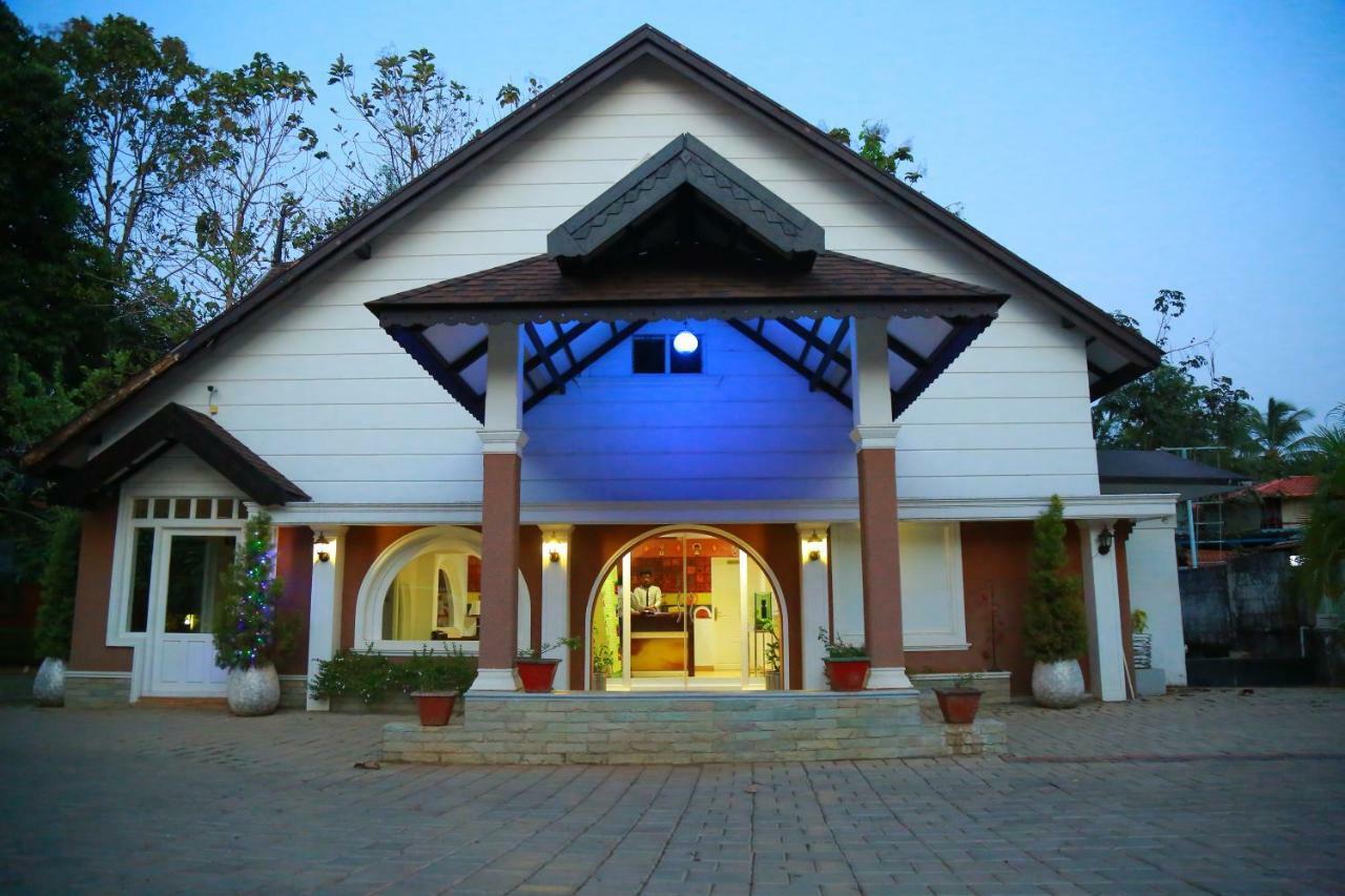 The River Retreat Heritage Ayurvedic Resort Shoranūr Kültér fotó